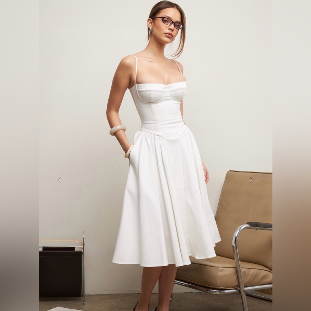 SOLD House of CB Samaria Midi Dress BNIB and all tags attached
White (MED) - Picture 2 of 8